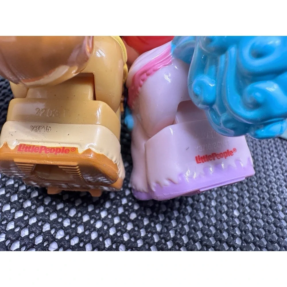 Fisher-Price Little People Klip Klop Disney Princesses Belle & Ariel